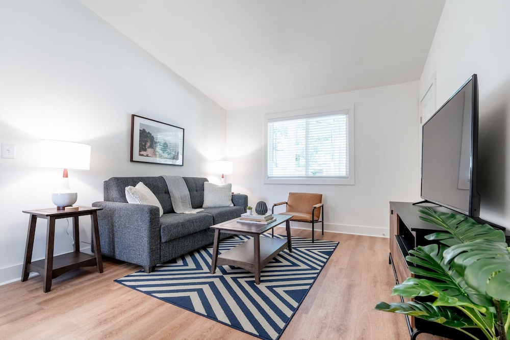 Douglasville Vacations - Piet Furnished Apartments - Property Image 1