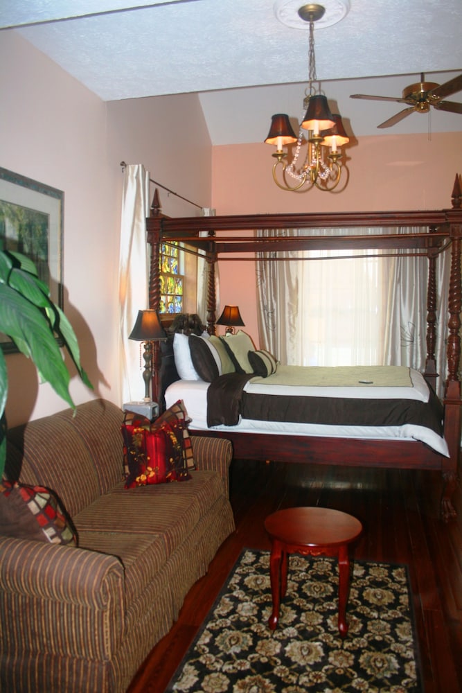 Old City House Inn and Restaurant