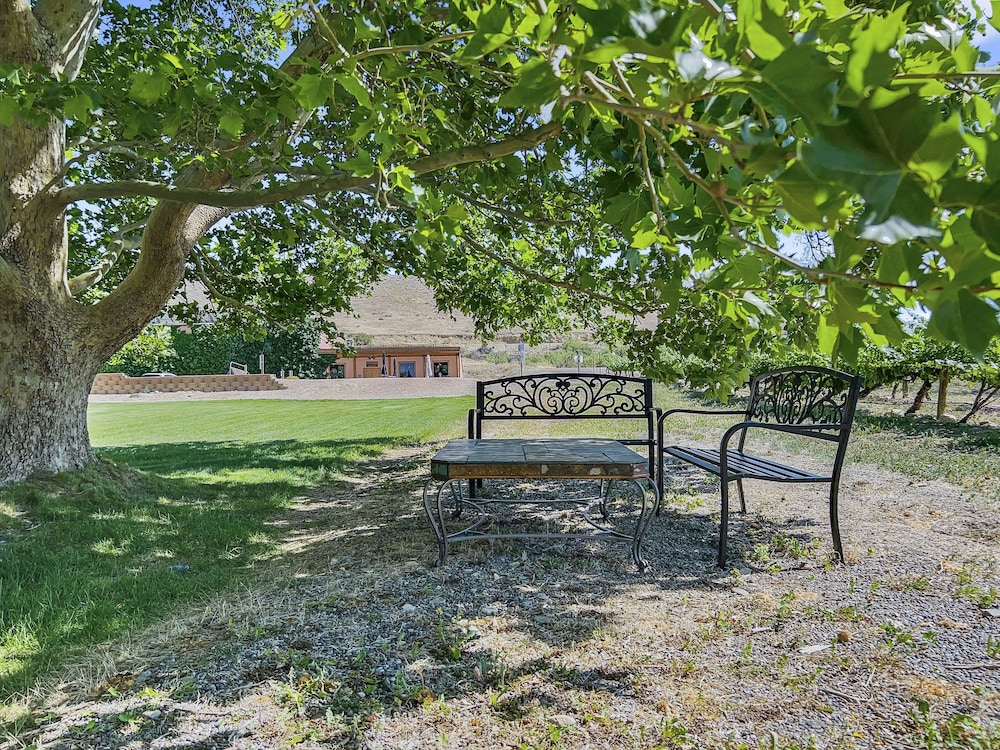 Sparn Mountain Hideaway 3 Bedroom Home