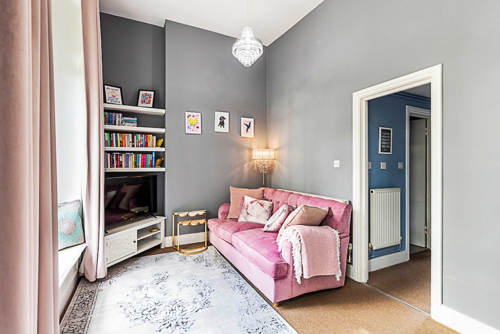 Chic 1 Bedroom Parkview Flat At Arundel Square
