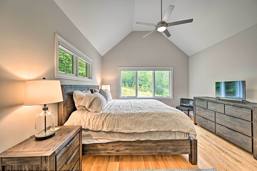 Ski In & Out! Black Mountain Resort Townhome view 2