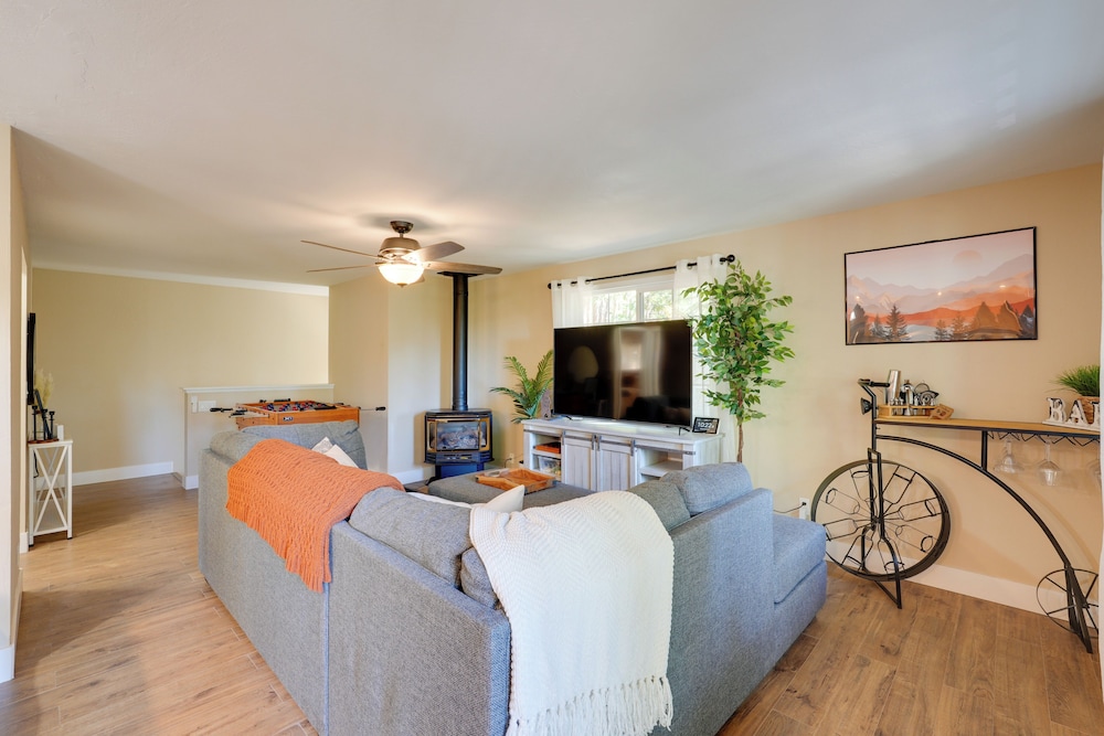 12 Mi to Apple Hill: Family-friendly Cabin Retreat view 4