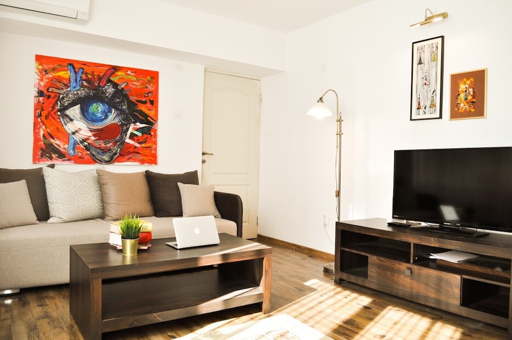 Homey - Strada Batistei 9 view 4
