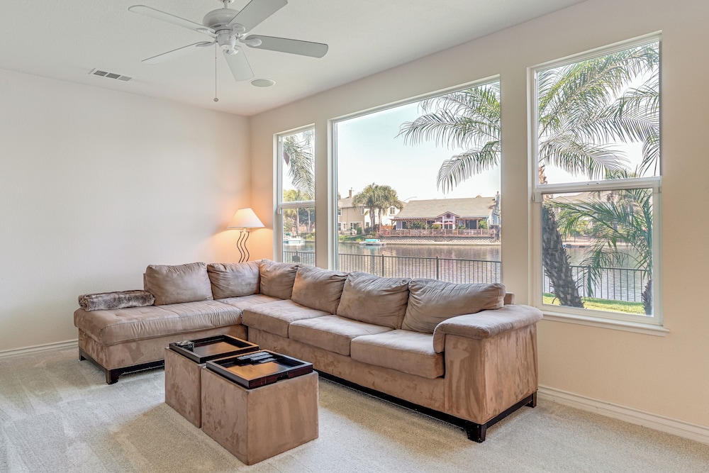 3 Mi to Main St Tracy: Homey Retreat w/ Game Room!