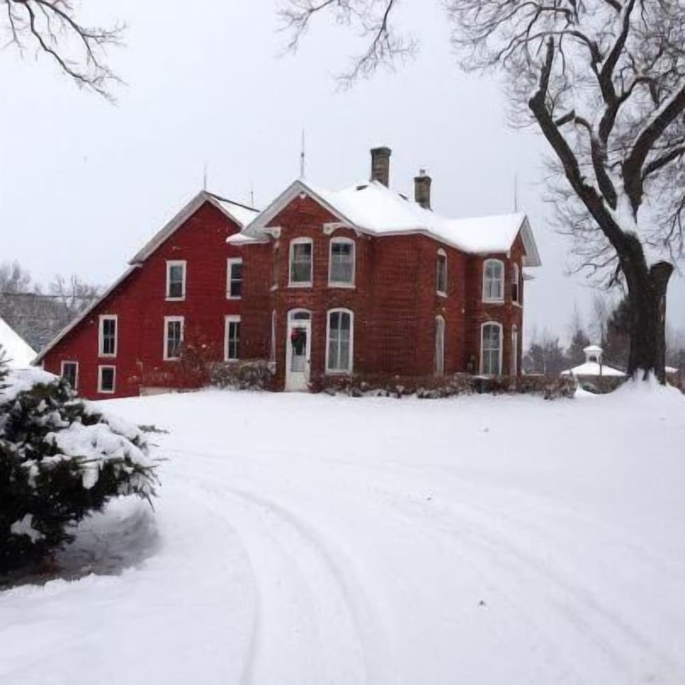 Strawberry Farm Bed & Breakfast