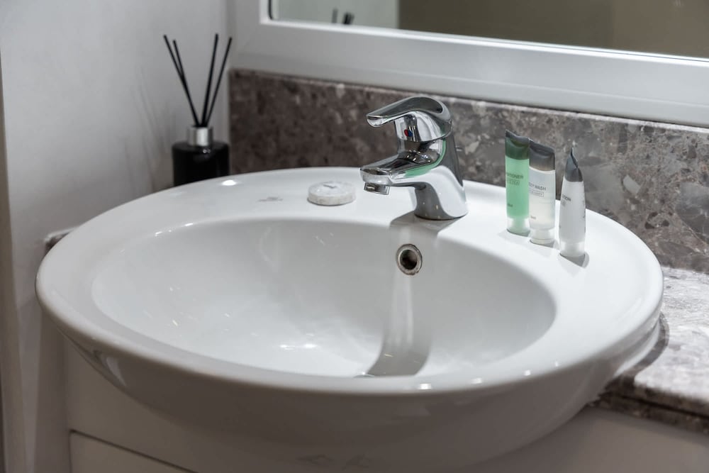 Prime 2BR Near Marina Mall Tram