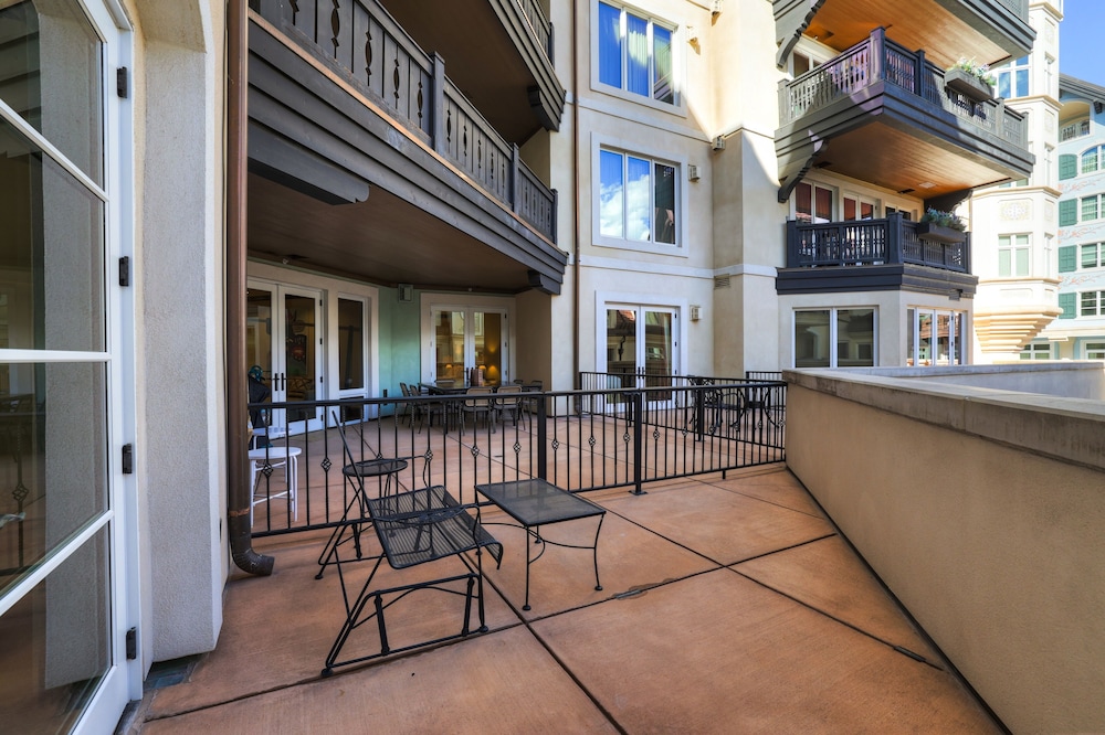 Luxury 3 Bedroom Condo at The Arrabelle by RedAwning - Save 20 on 7 Nights! - Property Image 13