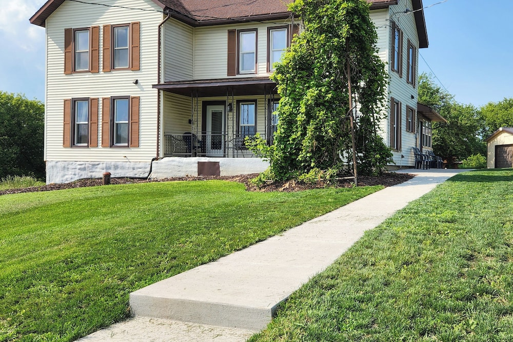 Wisconsin Farmhouse Stay: Utv, Boat, Snowmobile!