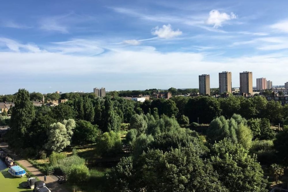 Beautiful 1 Bedroom With Balcony Near Mile End