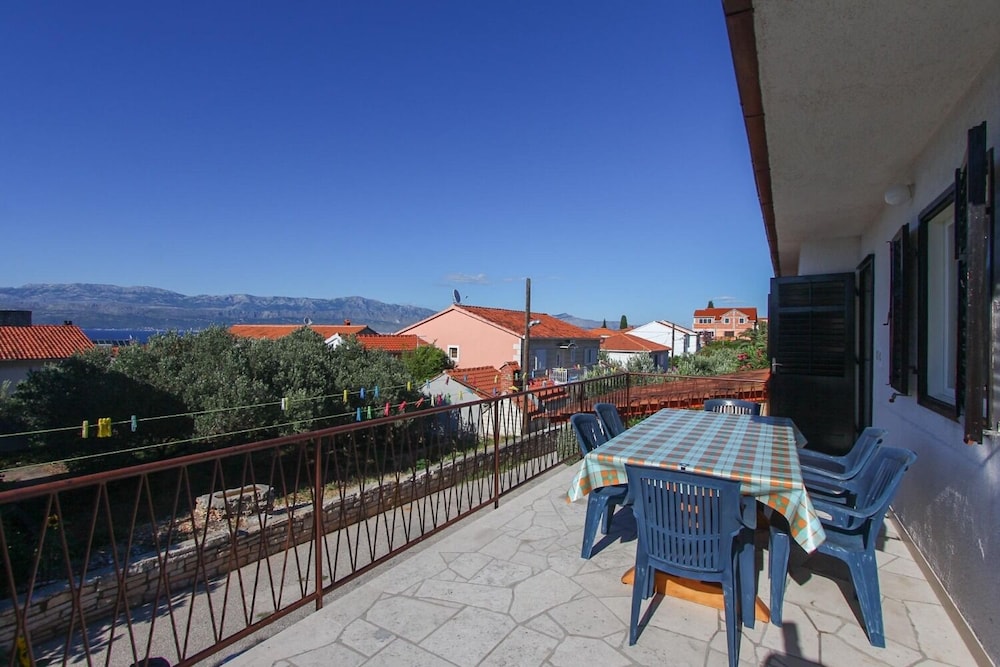 Miro - 3 Bedroom Apartment - A1 view 3
