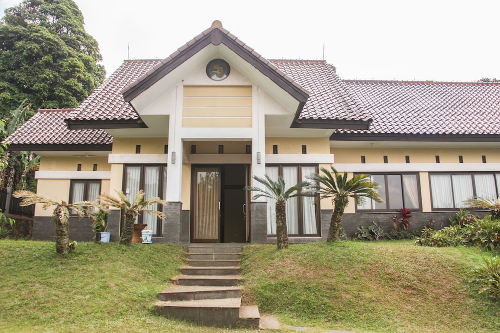 Aldeoz Ciater Cikole Villa Subang