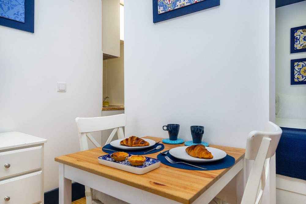 Central Minimalist 1-Bed Great To Explore Lisbon