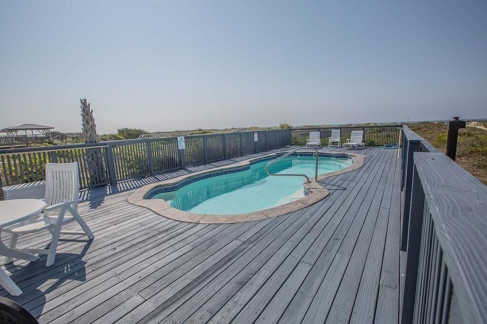 Three Girls 5 Bedroom Home by RedAwning