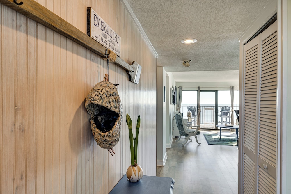 Walk to Beach: Emerald Isle Condo w/ Ocean View!