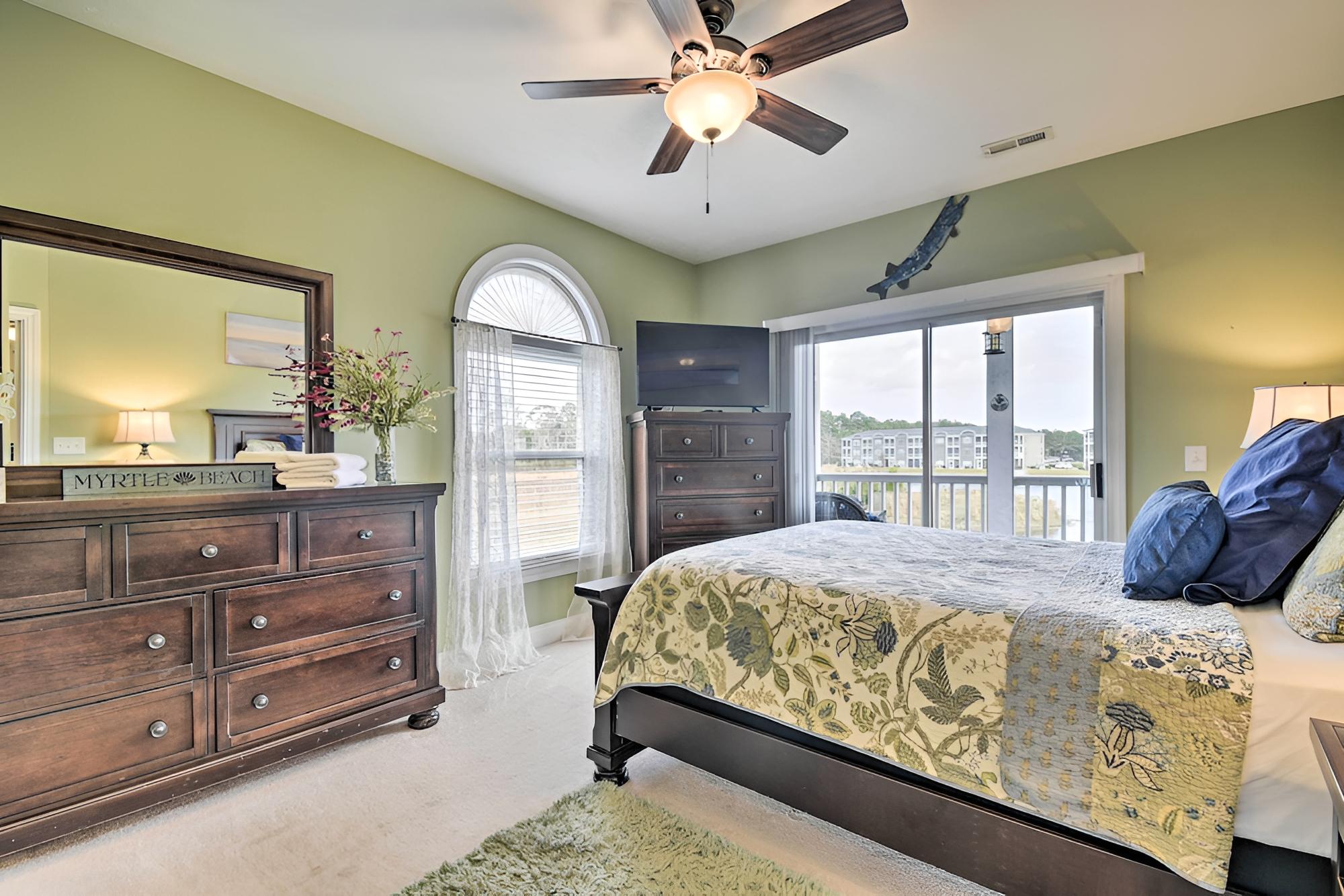 Kid-friendly Condo w/ Grill ~ 5 Mi to Beach view 3