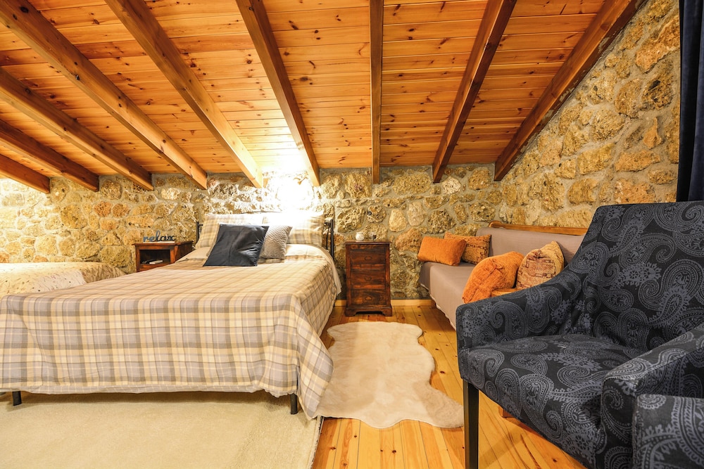 Petrino Lodge