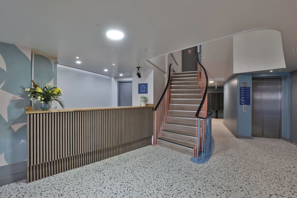 Student Only B16 Studios