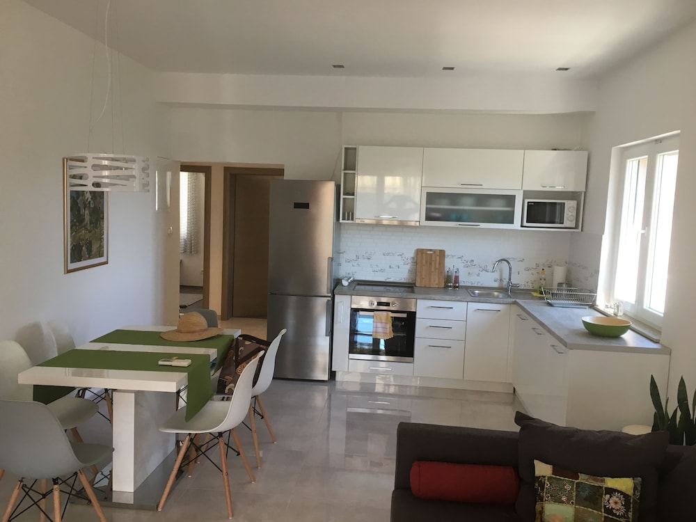 Apartments Ladesta