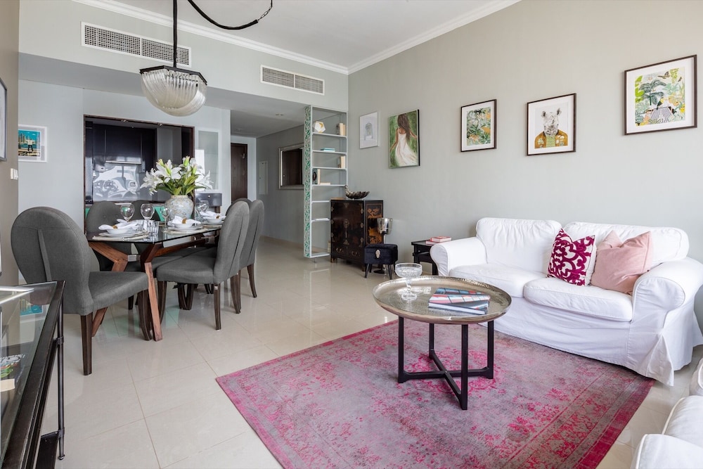 Mesmerizing 2BR Apartment in Dubai Marina