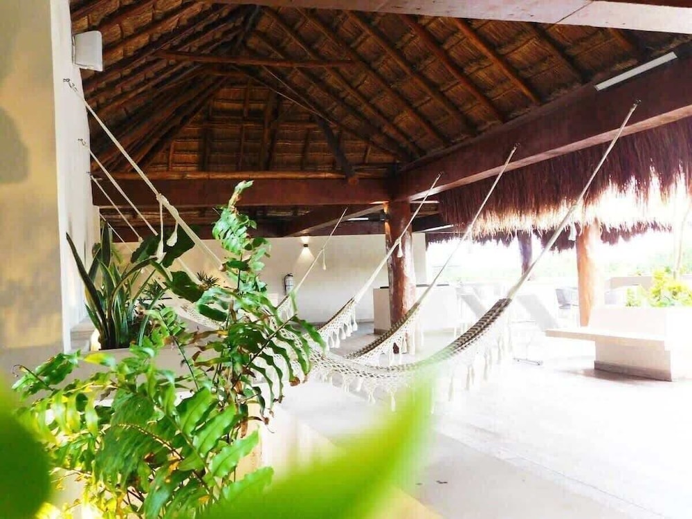 2 BR Amazing Pool Top Amenities Wifi 2FL Gym