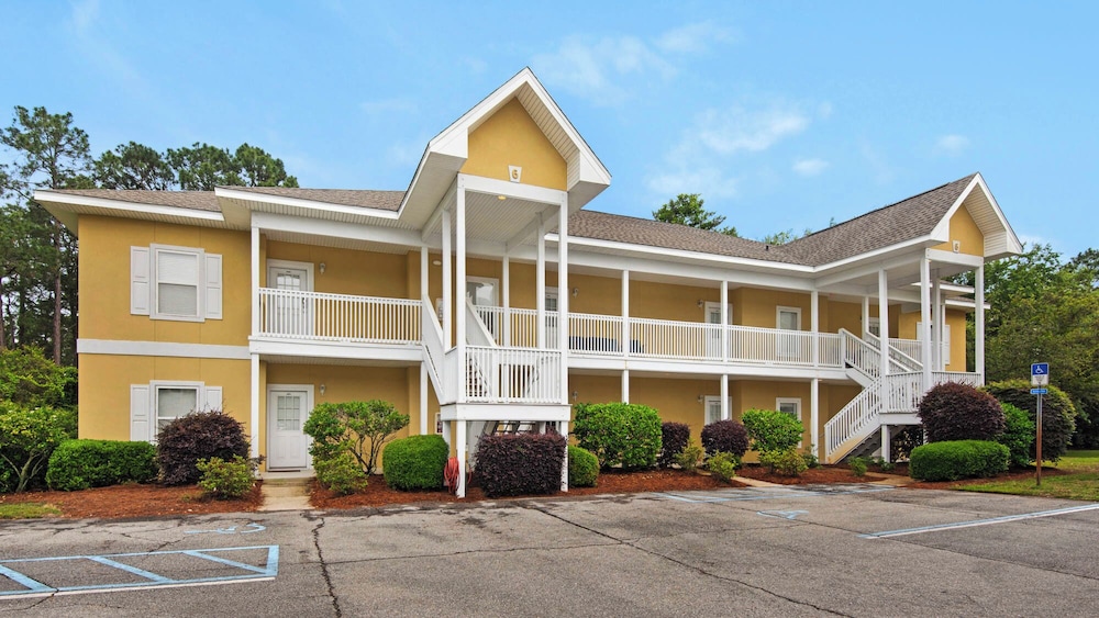 Seagrove 2BR Near Lake & Beach + Free Tickets: Bikes, Dolphin Cruise & More!