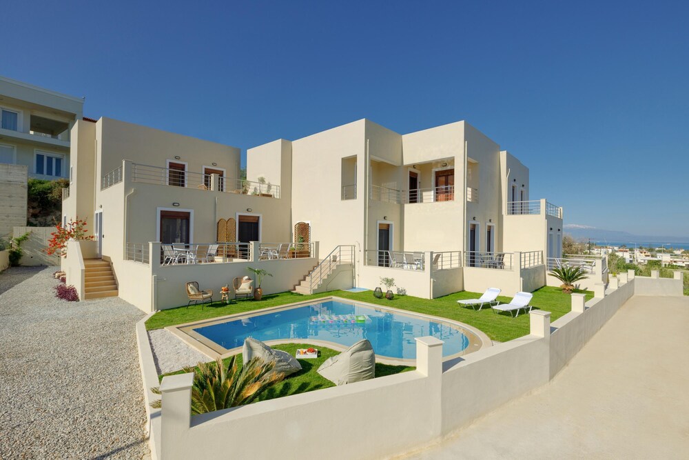 Peach- Sea View Exclusive Maisonette