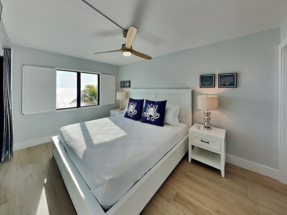 Seaside 4 by Distinctive Beach Rentals