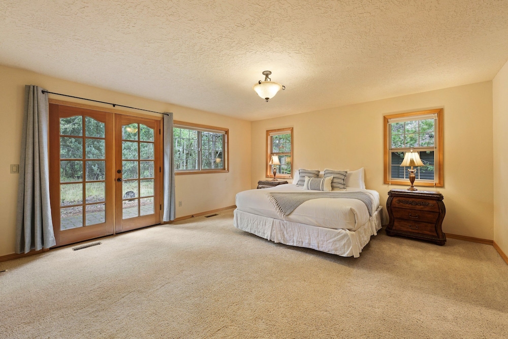 4 Tan Oak Lane 5 Bedroom Home