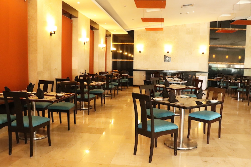 Villahermosa Vacations - Holiday Inn Villahermosa Aeropuerto, an IHG Hotel - Property Image 4