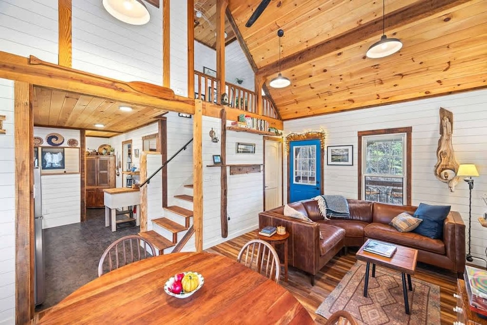 Blue Ridge Beech Cabin