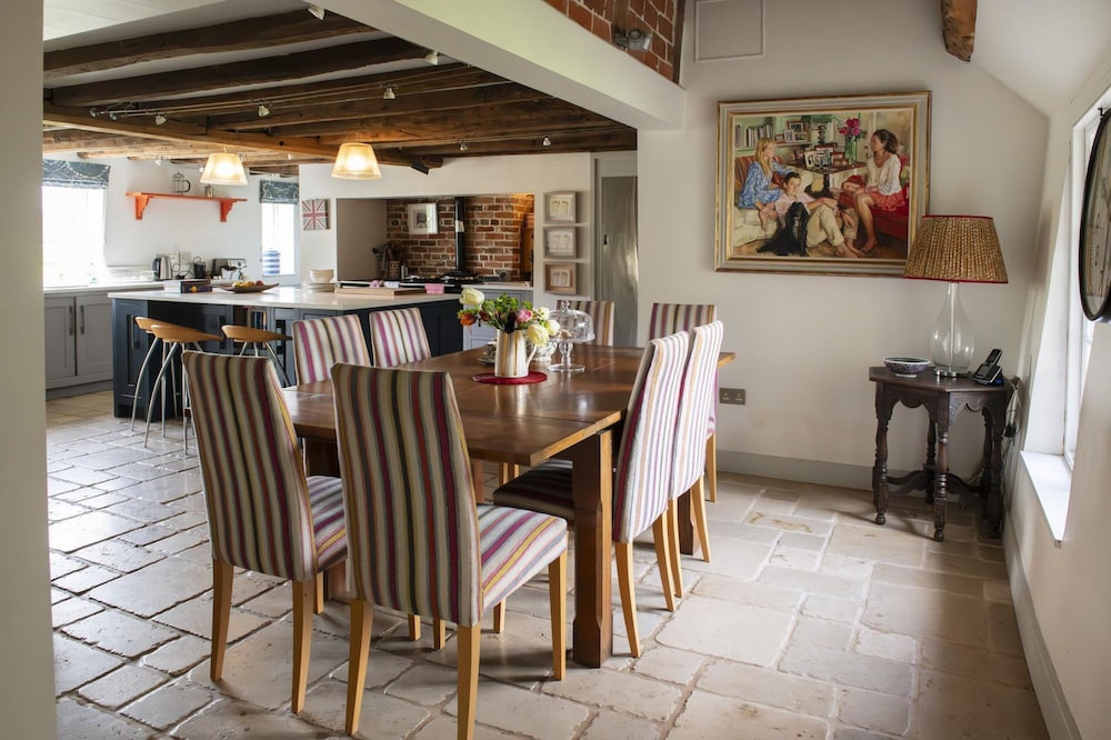 Fabulous Farmhouse in Hampshire