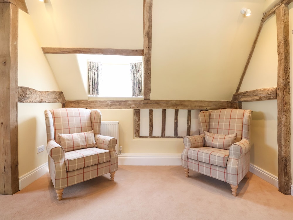 South Grange House - Sleep 16