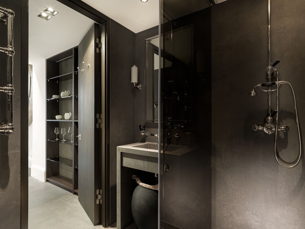 Luxury Suite in Cadogan Square 1