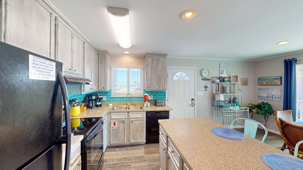 Beach Home With Private Pool & Beach Access- Sleeps 4