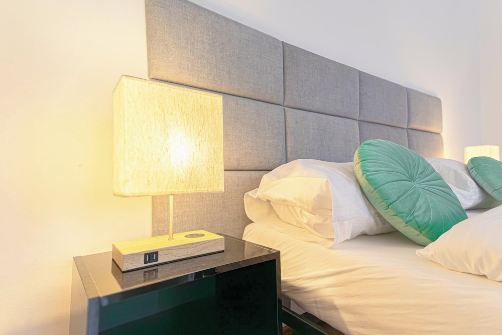 Family 2BR Stay Near Stadthalle