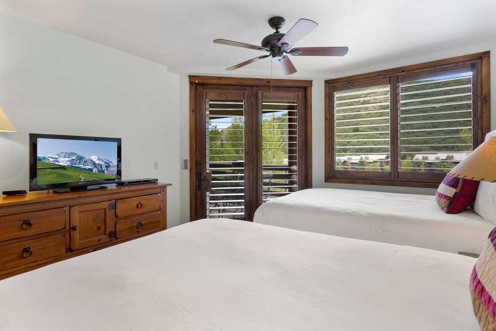 Trail's End Lodge at Deer Valley Resort - Two Bedroom Residence with Den and Spa #202 2 Condo