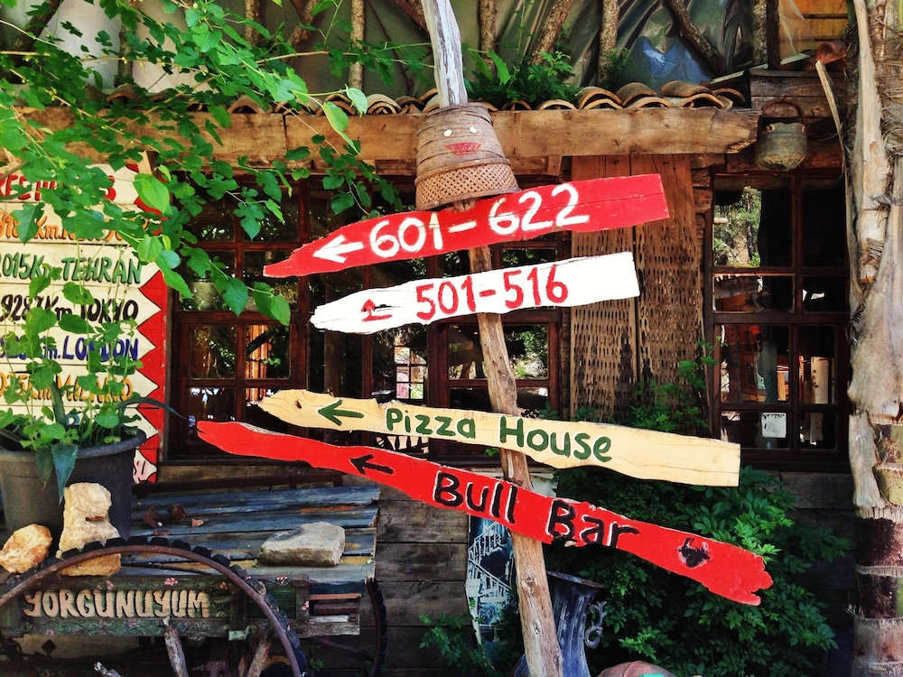Kadir's Tree Houses