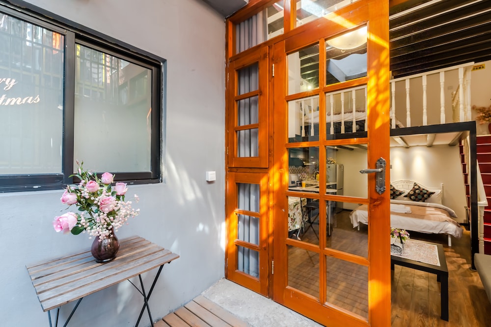 Qiyu Homestay - West Nanjing Road Branch