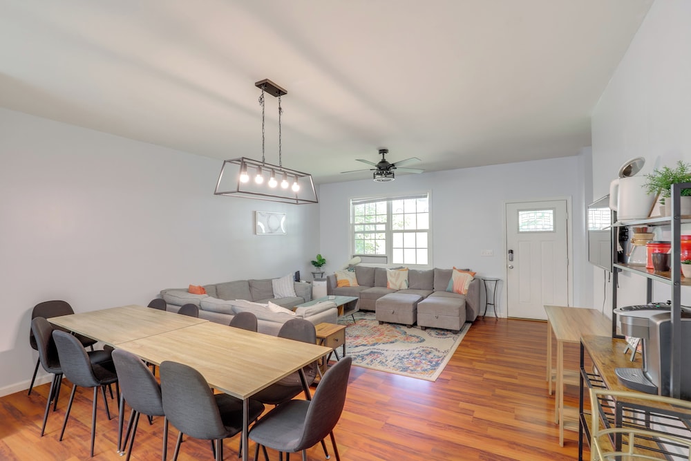 Family Home w/ Game Room, 3 Mi to Dtwn Asheville!