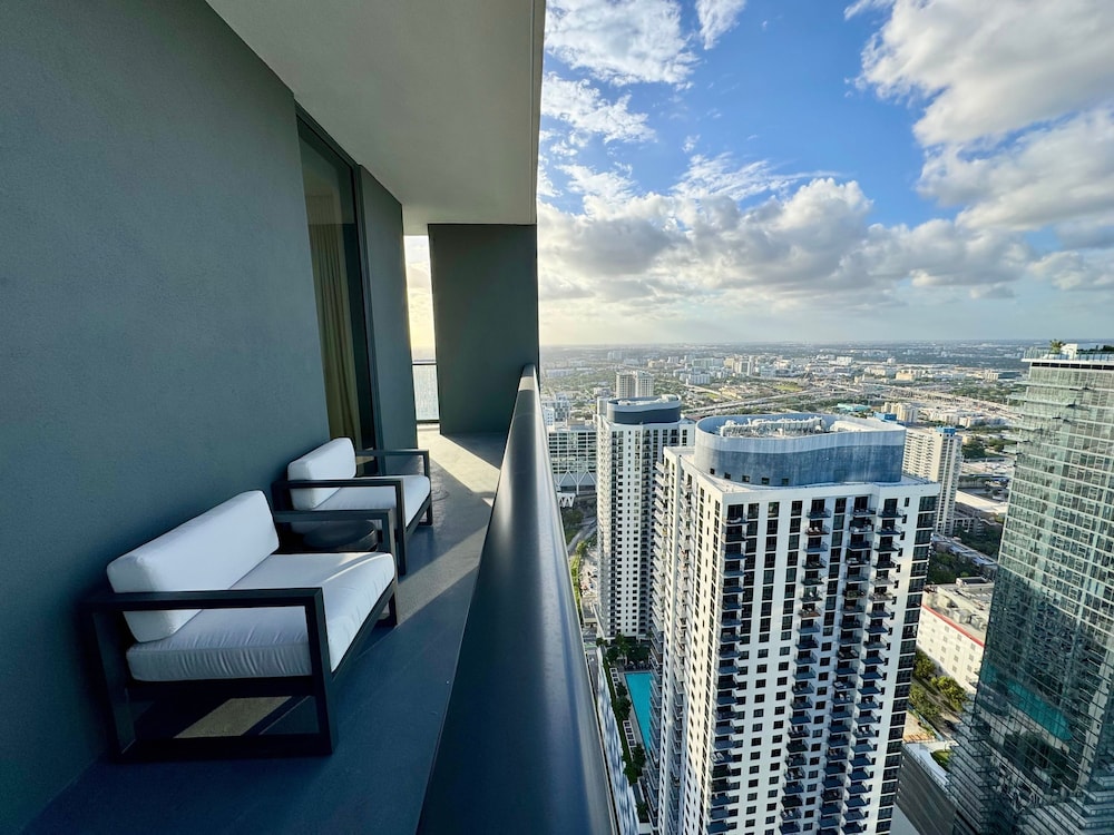 Sky-high Luxury in Downtown Miami