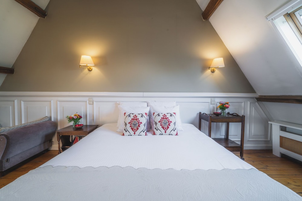 Number 11 Exclusive Guesthouse