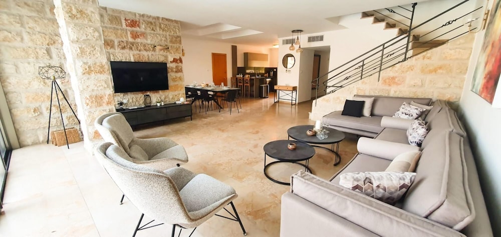 Villa Jasmin in Herzliya view 3