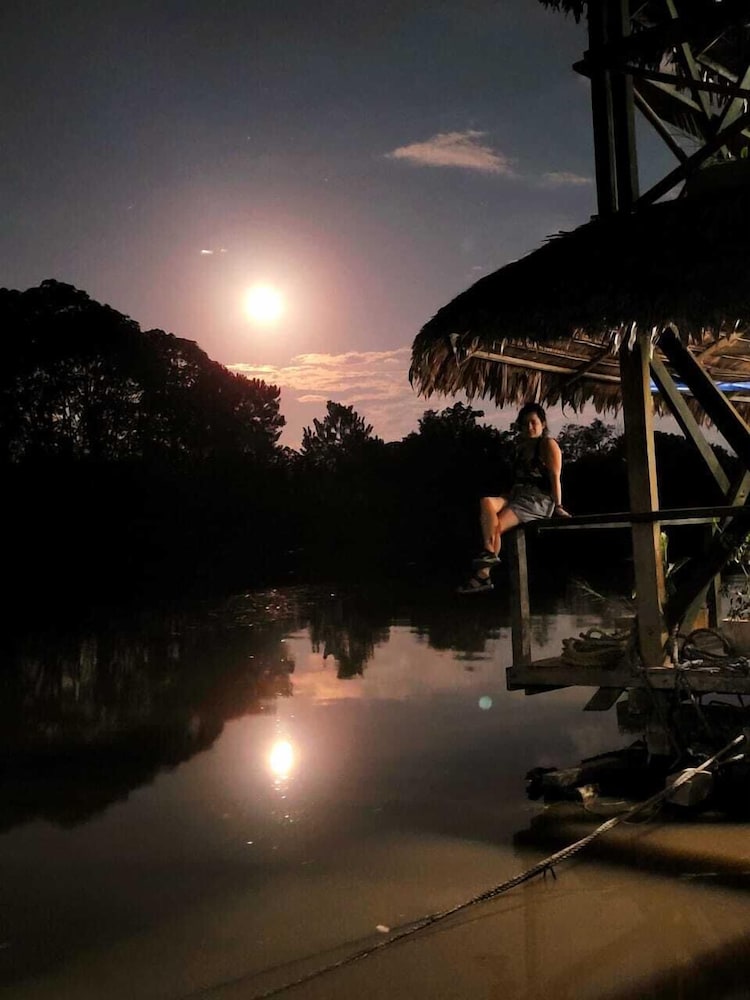 Kurupira Cabin Floating
