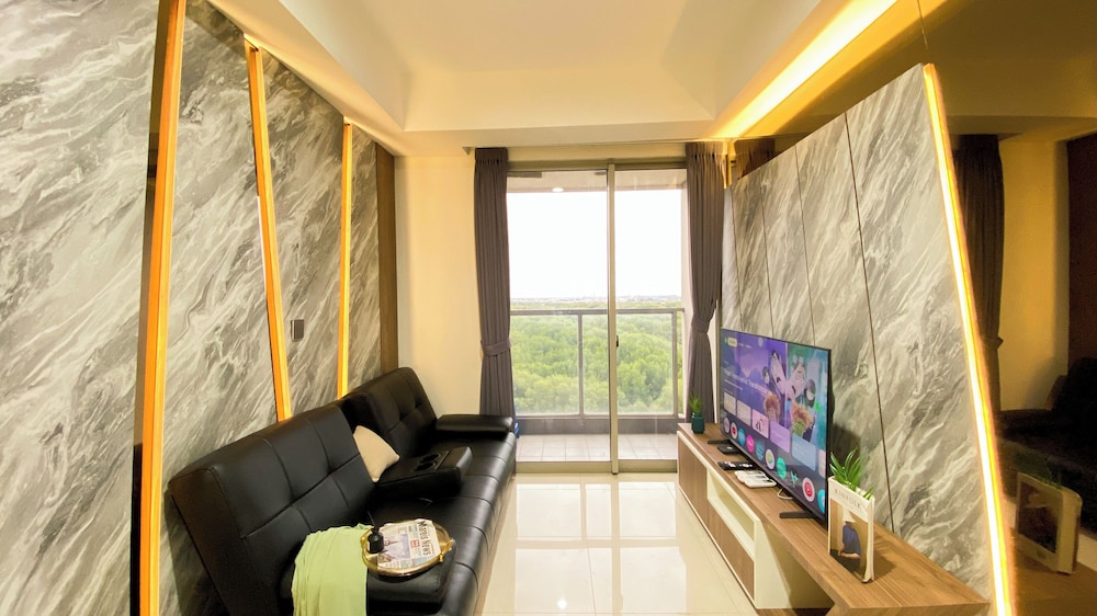 Brand New And Elegant 2Br At Gold Coast Apartment