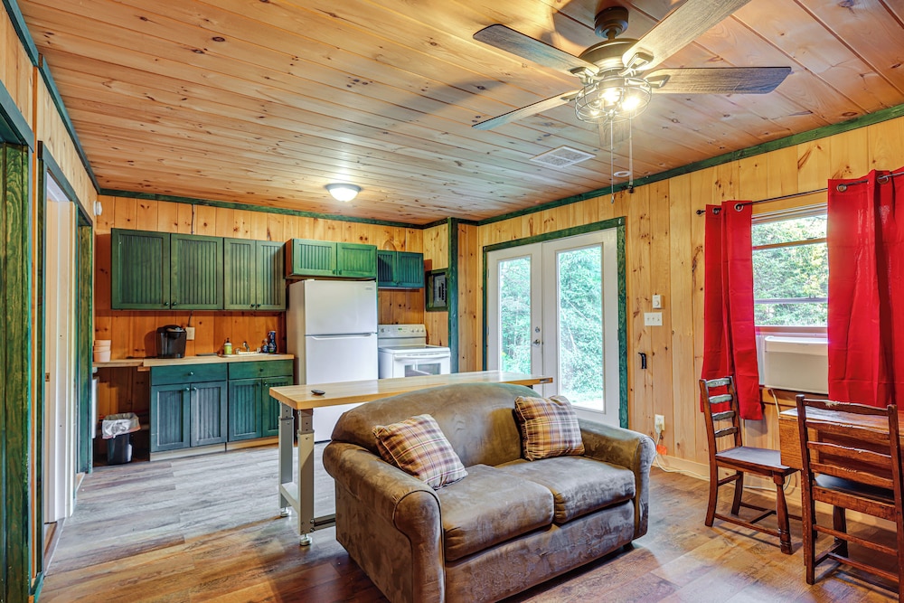 Hike, Raft, Ski & More: Cozy Cabin in Johnsburg!