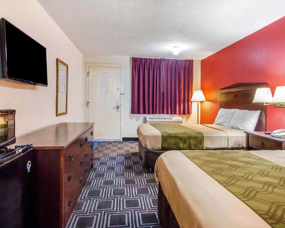 Econo Lodge Lanett view 4