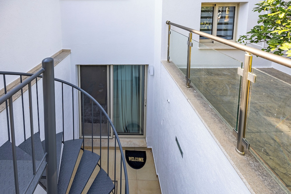 Agios Tychon Luxury Villa With Private Pool