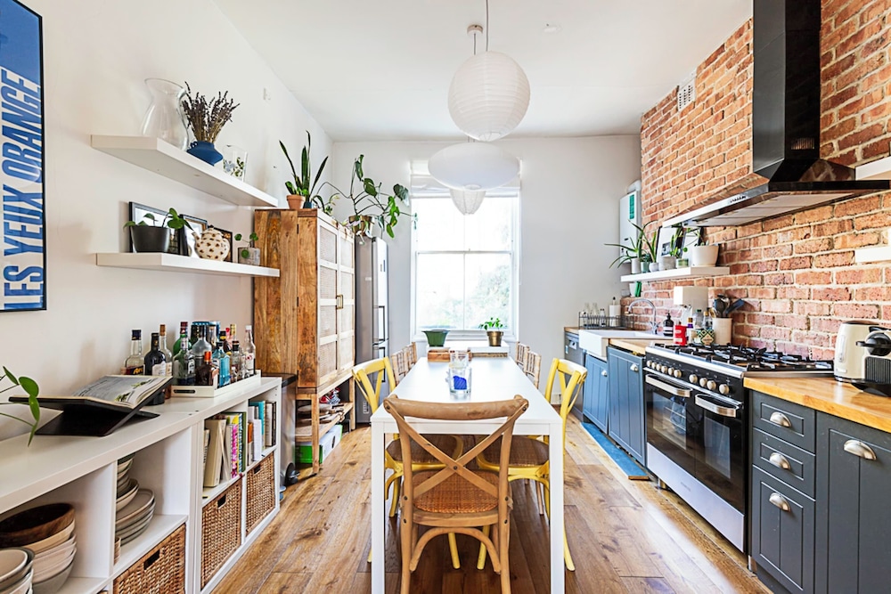 Colourful and Cosy Home in De Beauvoir Town