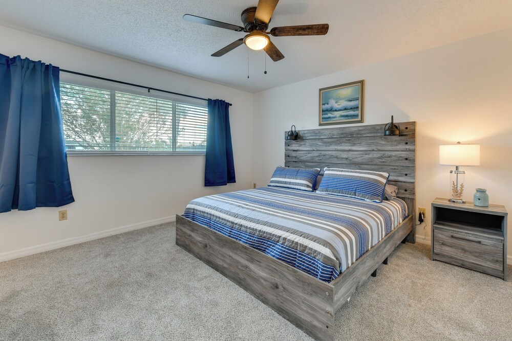 Canal-front Fishing & Pool: North Port Home