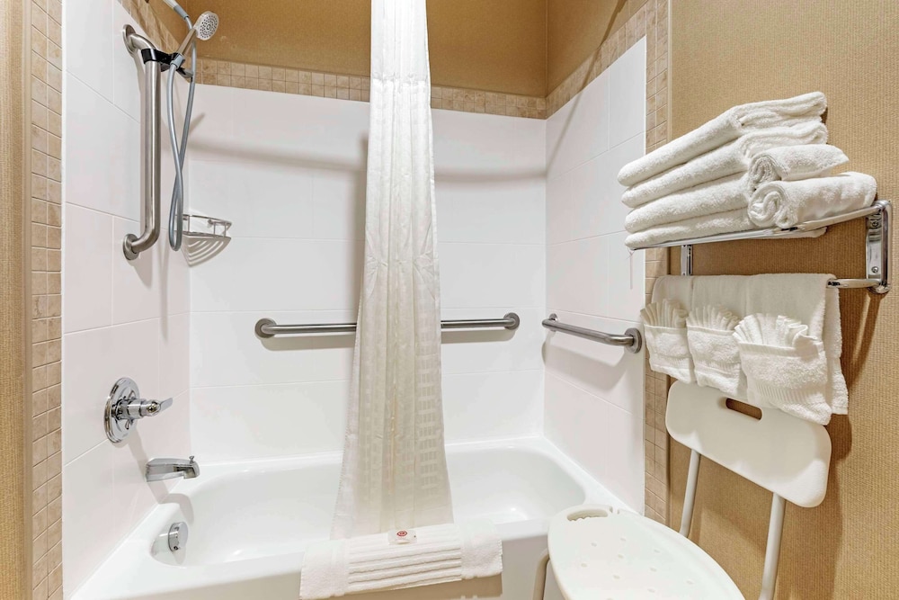 Palestine Vacations - Comfort Suites - Property Image 26